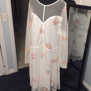 Sweetheart see through dress with embroidered pink flowers